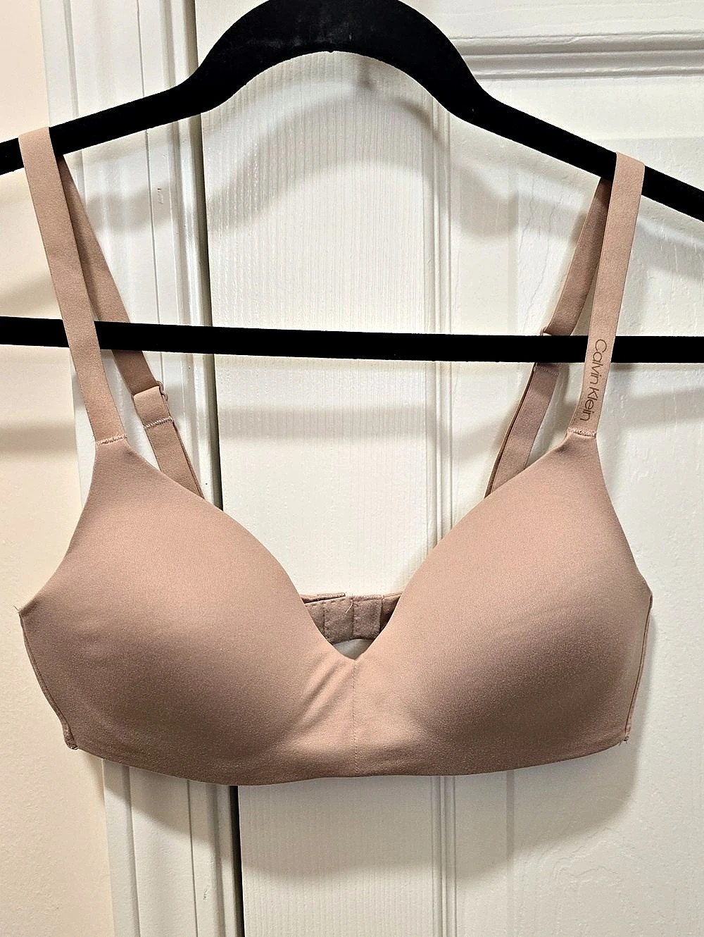 Calvin Klein Lightly Lined T-Shirt Bra in Small Beige Like New